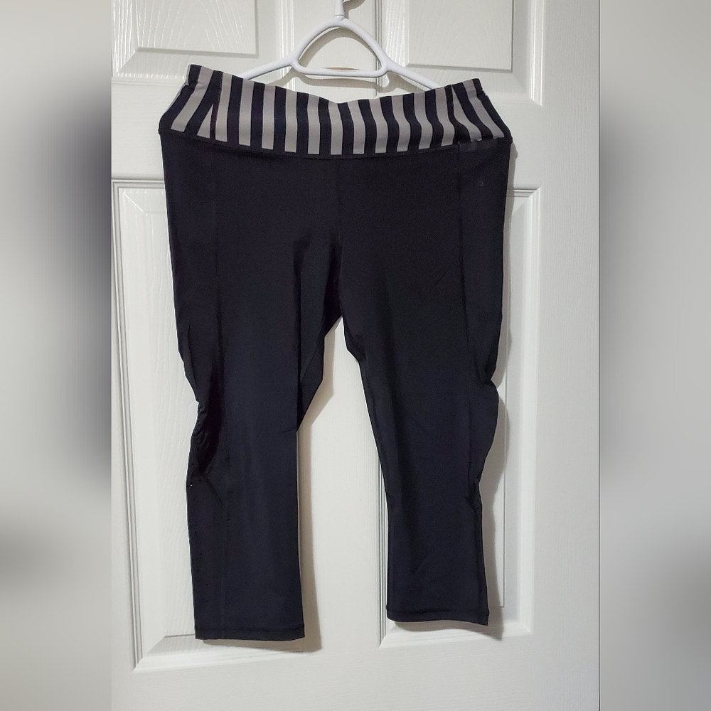 Lululemon Waterbound Crop